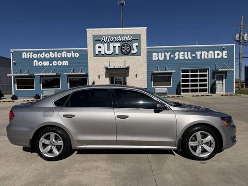 2013 Volkswagen Passat 2.0 TDI SE w/ Sunroof
