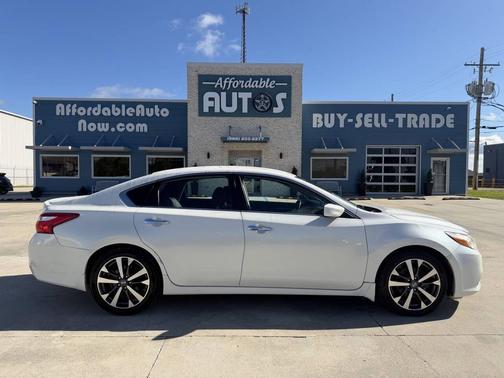 2016 Nissan Altima 2.5 SR