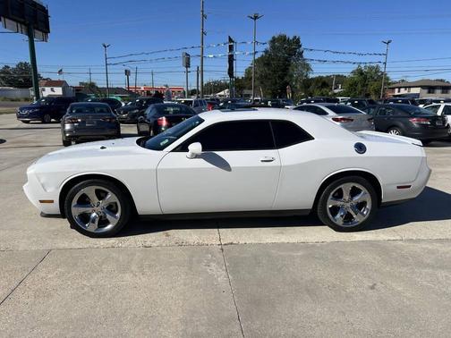 2014 Dodge Challenger SXT
