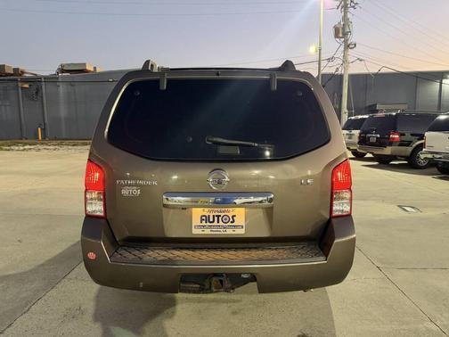 2008 Nissan Pathfinder LE