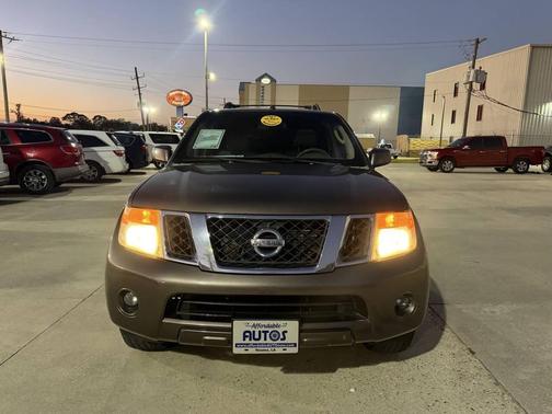 2008 Nissan Pathfinder LE