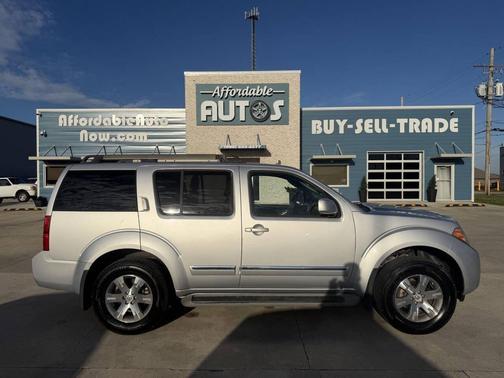 2011 Nissan Pathfinder Silver
