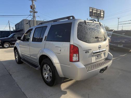 2011 Nissan Pathfinder Silver