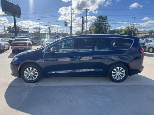 2019 Chrysler Pacifica LX
