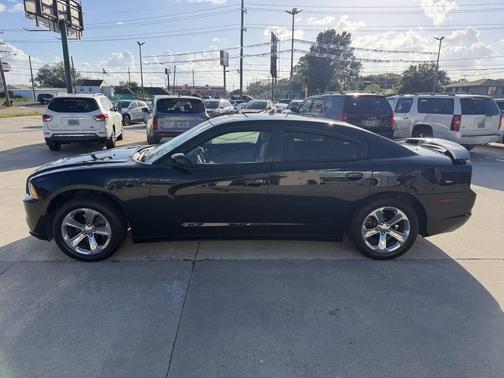 Pitch Black 2014 Dodge Charger SXT