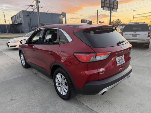 2021 Ford Escape SE