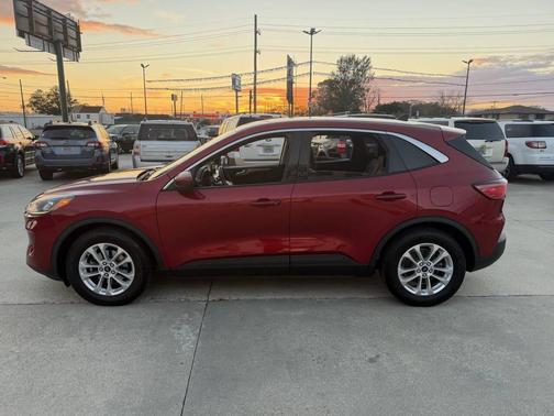 2021 Ford Escape SE
