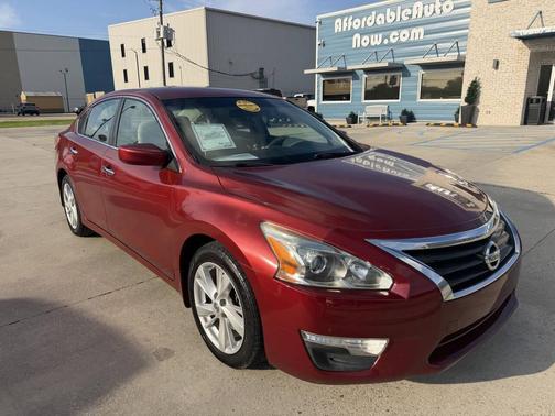 Cayenne Red Metallic 2013 Nissan Altima 2.5 SV