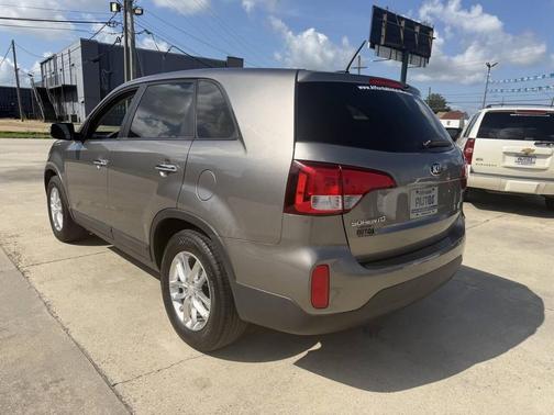 Titanium Silver 2015 Kia Sorento LX
