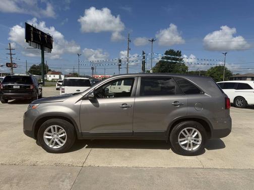 Titanium Silver 2015 Kia Sorento LX