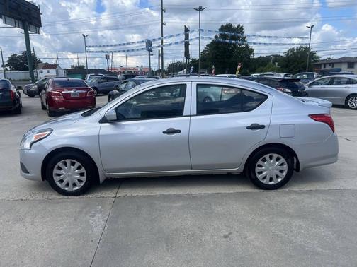 2018 Nissan Versa 1.6 S+