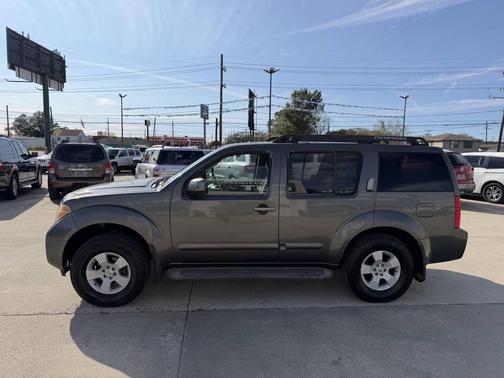 2006 Nissan Pathfinder SE