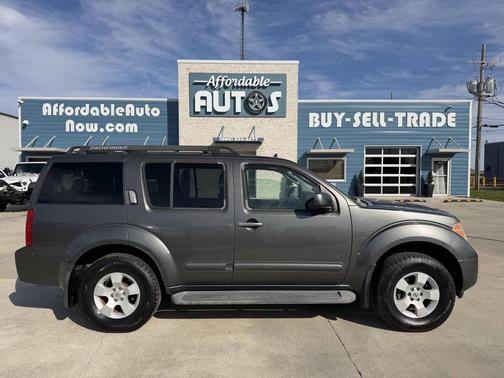 2006 Nissan Pathfinder SE