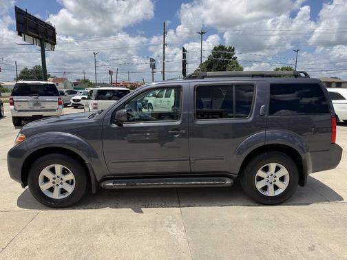 Dark Slate Metallic 2011 Nissan Pathfinder SV