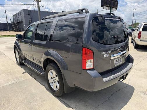 Dark Slate Metallic 2011 Nissan Pathfinder SV