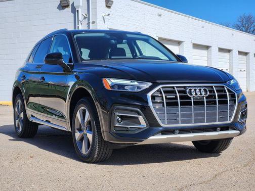 2023 Audi Q5 40 Premium Plus