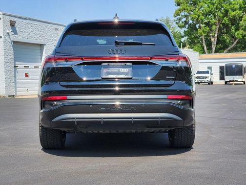 Mythos Black Metallic 2024 Audi Q4 e-tron Premium Plus 50 quattro