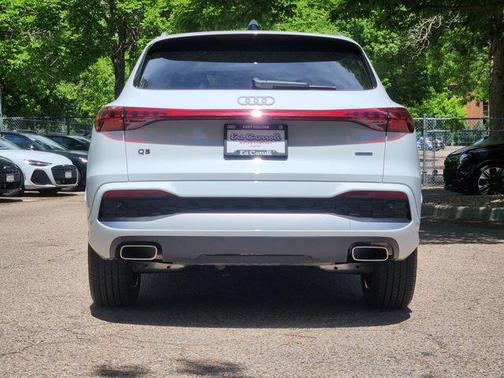 Glacier White Metallic 2025 Audi Q5 Premium TFSI quattro S tronic
