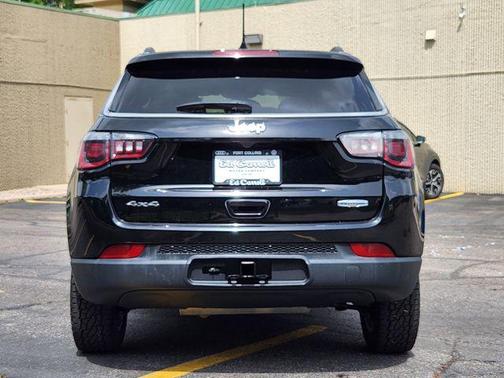 Diamond Black Crystal Pearlcoat 2018 Jeep Compass Latitude