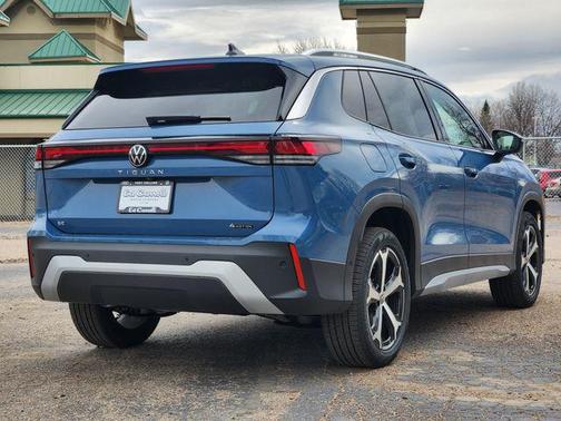 monterey blue pearl 2026 Volkswagen Tiguan 2.0T SE 4MOTION