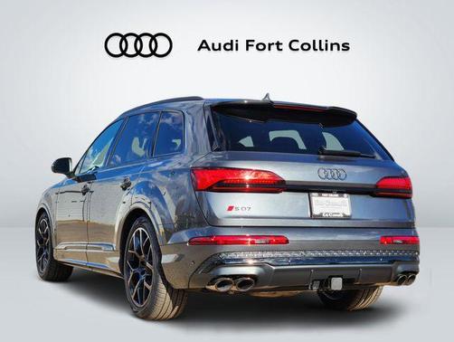 2026 Audi SQ7 4.0T Premium Plus