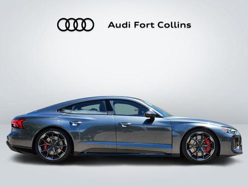 Daytona Gray Pearl Effect 2026 Audi RS e-tron GT quattro