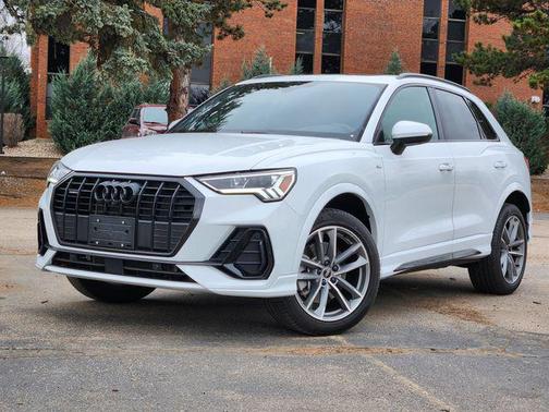 Glacier White Metallic 2023 Audi Q3 45 S line Premium Plus