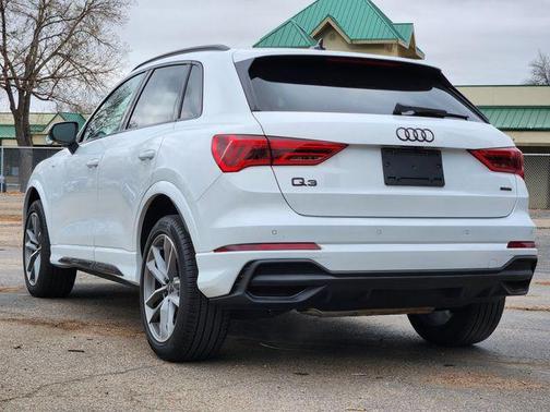 Glacier White Metallic 2023 Audi Q3 45 S line Premium Plus