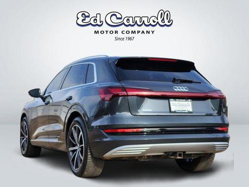 2019 Audi e-tron Premium Plus