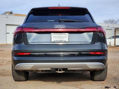 2019 Audi e-tron Premium Plus