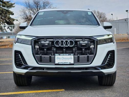 Glacier White Metallic 2026 Audi Q7 45 Premium