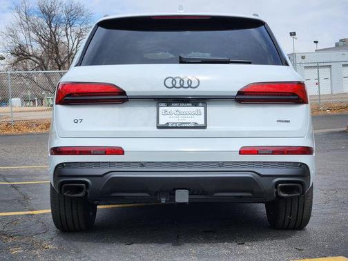 Glacier White Metallic 2026 Audi Q7 45 Premium
