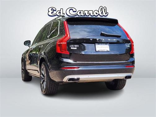 2016 Volvo XC90 T6 Momentum