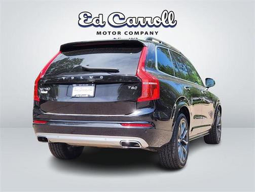 2016 Volvo XC90 T6 Momentum