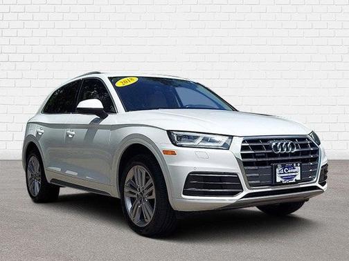 Photo 3 of 31 of 2018 Audi Q5 2.0T Premium Plus