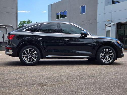Mythos Black Metallic 2023 Audi Q5 45 S line Premium Plus