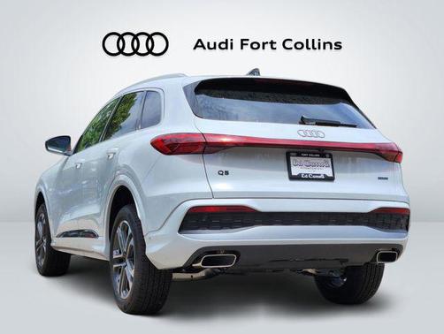 Glacier White Metallic 2026 Audi Q5 Premium Plus TFSI quattro S tronic