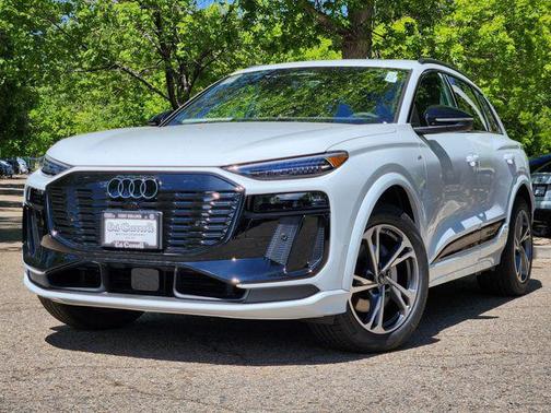 Glacier White Metallic 2027 Audi Q6 e-tron Premium Plus