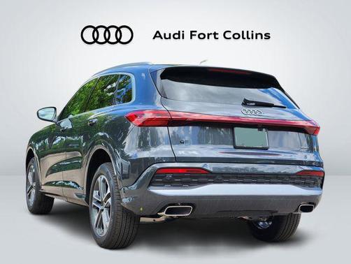 Tambora Gray Metallic 2026 Audi Q5 Premium Plus TFSI quattro S tronic