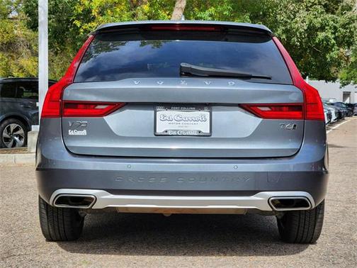 2018 Volvo V90 Cross Country T6