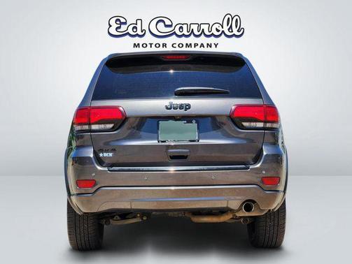 Granite Crystal Metallic Clearcoat 2017 Jeep Grand Cherokee Altitude