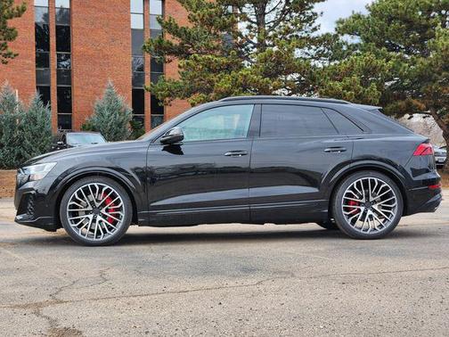 Mythos Black Metallic 2026 Audi SQ8 4.0T Prestige