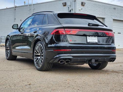 Mythos Black Metallic 2026 Audi SQ8 4.0T Prestige