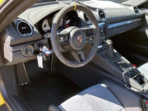 2024 Porsche 718 Cayman GT4 RS