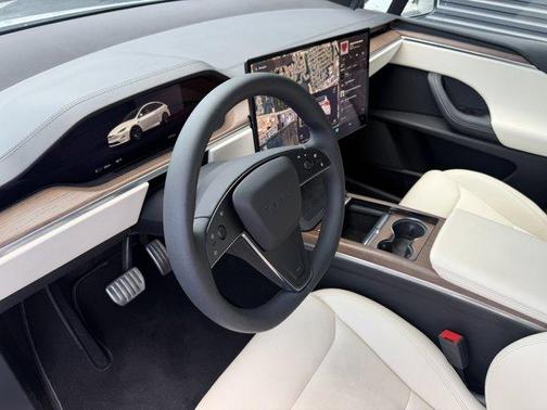 2022 Tesla Model X Base