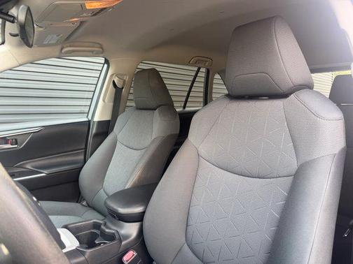 Silver Sky Metallic 2020 Toyota RAV4 XLE
