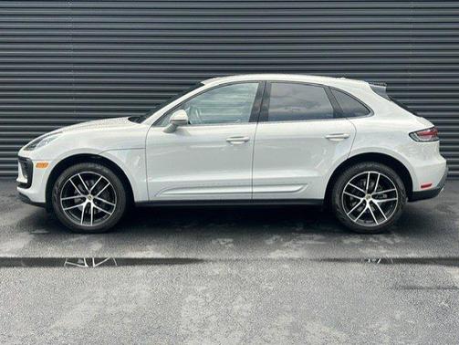Chalk 2024 Porsche Macan
