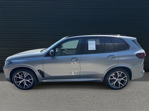 2024 BMW X5 M60i