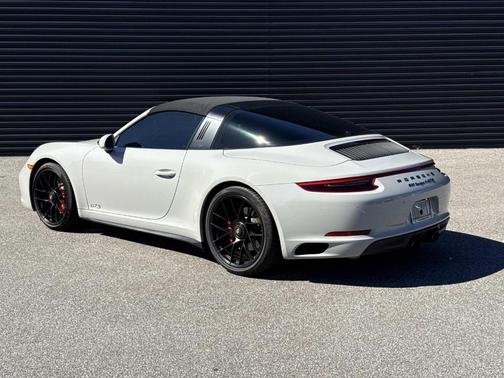 2019 Porsche 911 Targa 4 GTS