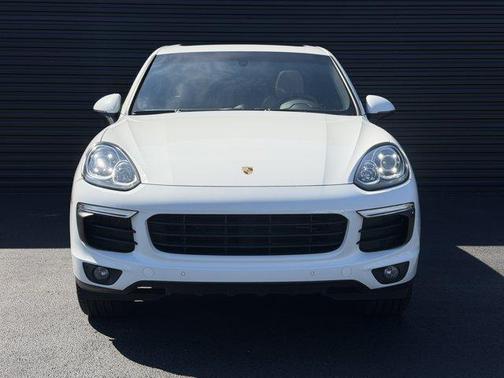 White 2016 Porsche Cayenne Base